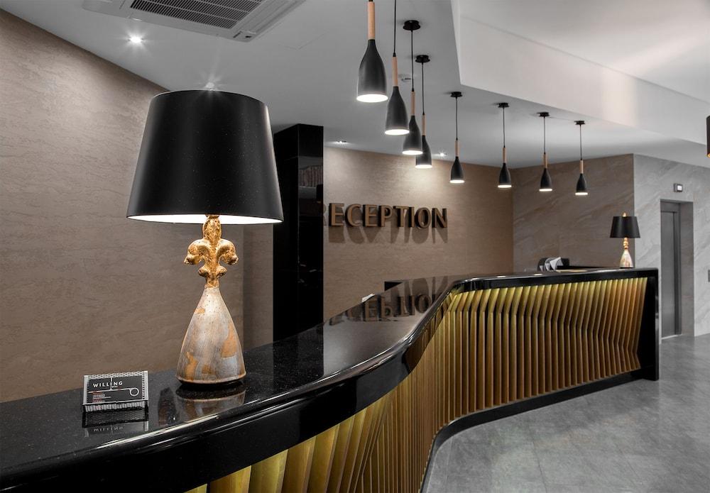 Willing Hotel Минск Екстериор снимка