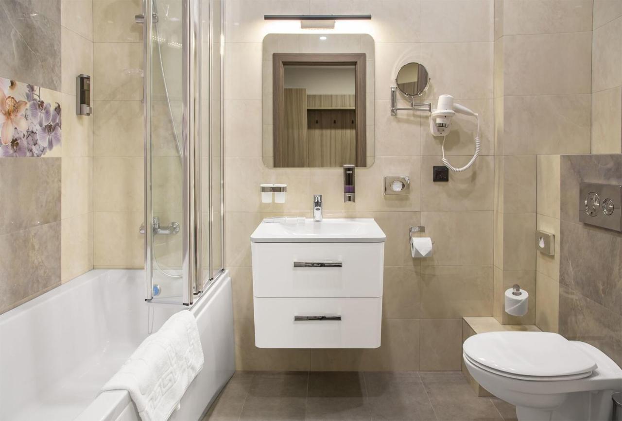 Willing Hotel Минск Екстериор снимка