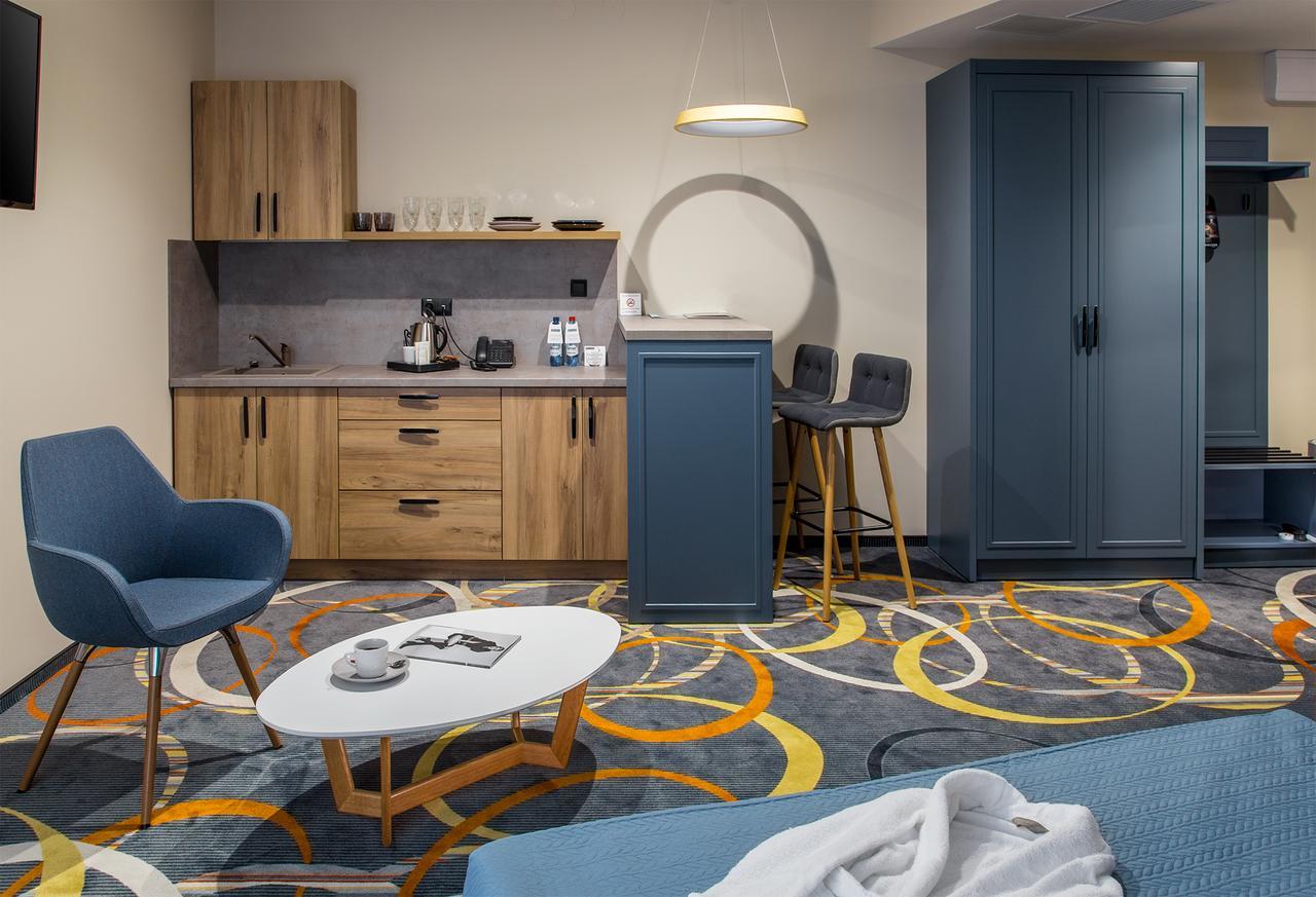 Willing Hotel Минск Екстериор снимка