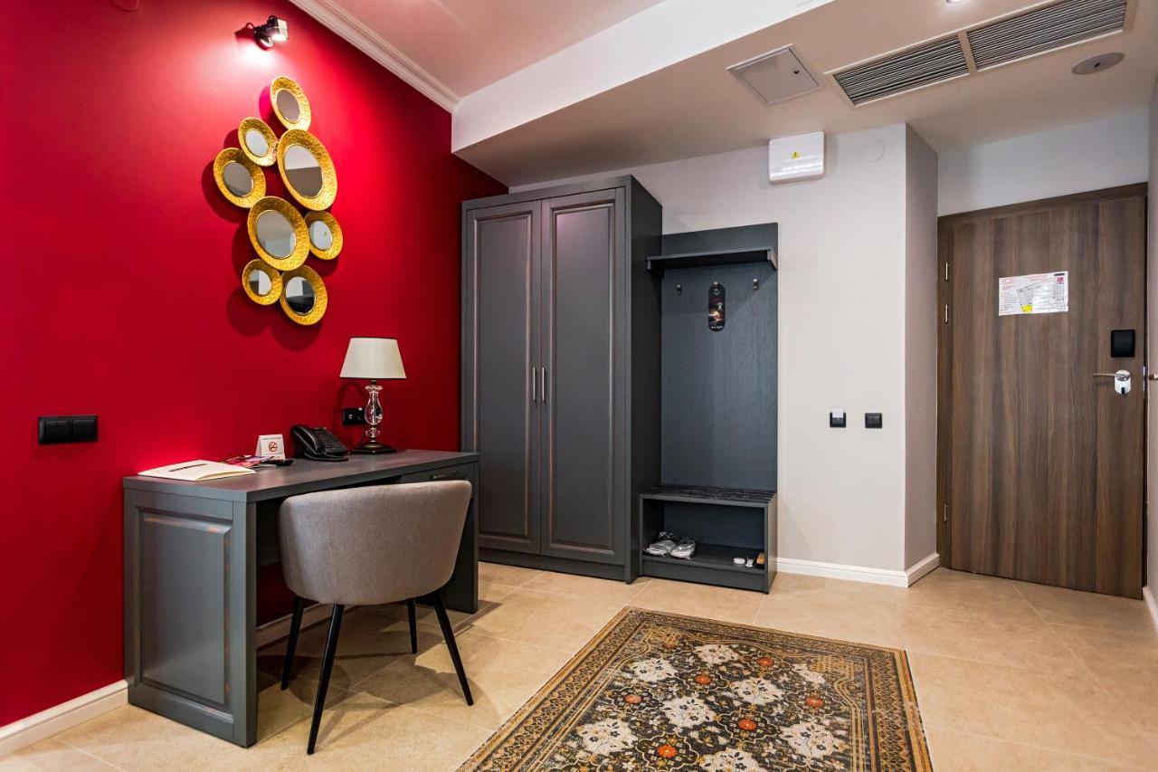 Willing Hotel Минск Екстериор снимка